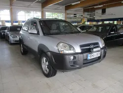 Met. hopea Käytetty 2005 Hyundai Tucson GLS Katumaasturi | 3 490 €