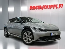 Harmaa Käytetty 2022 Kia EV6 2 Katumaasturi | 33 880 € (Hieman kallis)