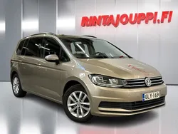 Ruskea Käytetty 2016 VW Touran Comfortline Tila-auto | 14 870 € (Perustarjous)