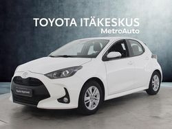 Valkoinen Käytetty 2024 Toyota Yaris Hybrid Viistoperä | 20 890 € (Supertarjous)
