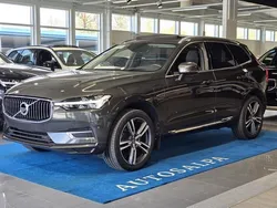 Musta Käytetty 2021 Volvo XC60 R-Design Katumaasturi | 39 900 € (Hieman kallis)