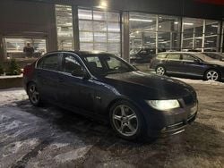 Sininen Käytetty 2005 BMW 330 Sport Line Sedan | 12 990 €