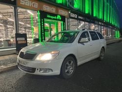 Käytetty 2012 Skoda Octavia Elegance Farmari | 10 800 € (Kallis)