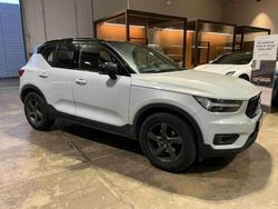 Valkoinen Käytetty 2020 Volvo XC40 Business Edition Katumaasturi | 28 690 € (Hieman kallis)