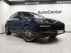 Musta Käytetty 2019 Porsche Cayenne Turbo S Katumaasturi | 95 800 €