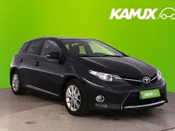 Hopea / harmaa Käytetty 2013 Toyota Auris Multidrive S Sedan | 9 900 € (Perustarjous)