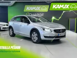 Hopea / harmaa Käytetty 2016 Volvo V60 CC Summum Farmari | 26 900 € (Supertarjous)