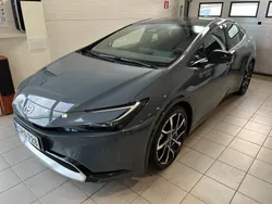 Harmaa Käytetty 2023 Toyota Prius Plug-in Hybrid Style Viistoperä | 36 900 € (Perustarjous)