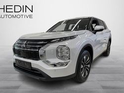 Uusi 2025 Mitsubishi Outlander P-HEV Invite Katumaasturi | 54 323 €