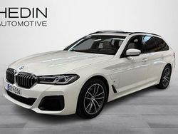 Valkoinen Käytetty 2021 BMW 530e Comfort Edition Farmari | 33 990 € (Hieman kallis)