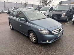 Sininen Käytetty 2012 Mercedes B180 Business Tila-auto | 11 900 € (Perustarjous)