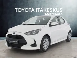 Valkoinen Käytetty 2022 Toyota Yaris Active Viistoperä | 18 990 € (Perustarjous)