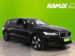 Musta Käytetty 2022 Volvo V60 CC Business Edition Farmari | 35 900 € (Supertarjous)