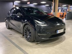 Käytetty 2023 Tesla Model Y Performance Katumaasturi | 37 400 € (Perustarjous)