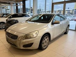 Hopea Käytetty 2011 Volvo S60 Kinetic Sedan | 13 490 € (Hieman kallis)