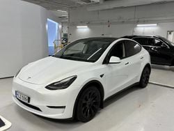 Käytetty 2022 Tesla Model Y Katumaasturi | 34 900 € (Hyvä tarjous)