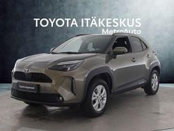 Ruskea (beige) Käytetty 2025 Toyota Yaris Cross Katumaasturi | 31 890 € (Perustarjous)