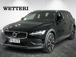 Käytetty 2023 Volvo V60 CC Core Farmari | 45 690 € (Kallis)