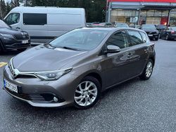 Harmaa Käytetty 2016 Toyota Auris Active Viistoperä | 13 900 € (Perustarjous)