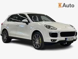 Valkoinen Käytetty 2015 Porsche Cayenne S E-Hybrid Katumaasturi | 26 790 €