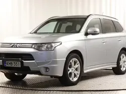 Harmaa Käytetty 2013 Mitsubishi Outlander Intense Katumaasturi | 6 590 € (Perustarjous)