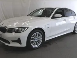 Valkoinen Käytetty 2022 BMW 330e Sedan | 32 900 € (Hyvä tarjous)