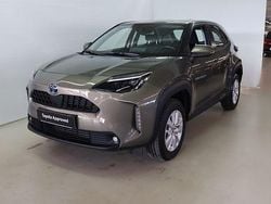 Ruskea (beige) Käytetty 2022 Toyota Yaris Cross Active Katumaasturi | 26 480 € (Perustarjous)