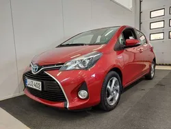 Punainen Käytetty 2016 Toyota Yaris Active Viistoperä | 12 440 € (Perustarjous)