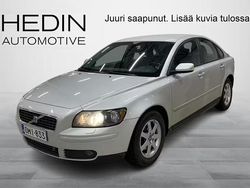Harmaa Käytetty 2005 Volvo S40 Momentum Sedan | 3 890 € (Perustarjous)