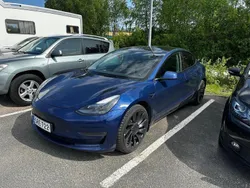 Sininen Käytetty 2023 Tesla Model 3 Performance Sedan | 35 880 € (Perustarjous)