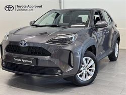 Harmaa Käytetty 2024 Toyota Yaris Cross Active Katumaasturi | 27 500 € (Perustarjous)