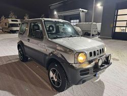 Hopea Käytetty 2007 Suzuki Jimny Katumaasturi | 11 980 €