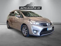 Ruskea Käytetty 2015 Toyota Verso Active Tila-auto | 16 900 € (Perustarjous)