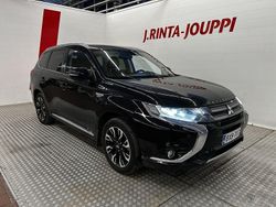 Käytetty 2015 Mitsubishi Outlander P-HEV Intense+ Farmari | 13 890 € (Kallis)