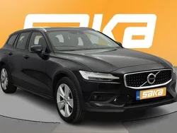 Käytetty 2019 Volvo V60 CC Farmari | 31 900 € (Perustarjous)
