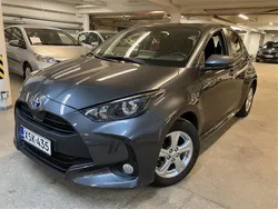 Käytetty 2024 Toyota Yaris Hybrid Active Viistoperä | 24 300 € (Hieman kallis)