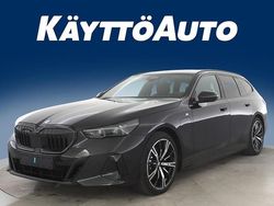 Saphir schwarz Käytetty 2025 BMW 530e Comfort Edition Farmari | 69 900 € (Kallis)