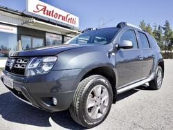 Met. harmaa Käytetty 2014 Dacia Duster Lauréate Katumaasturi | 8 900 € (Perustarjous)