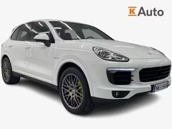 Käytetty 2016 Porsche Cayenne Platinum Edition Katumaasturi | 26 890 €