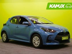 Sininen Käytetty 2021 Toyota Yaris Hybrid Active Sedan | 17 800 € (Perustarjous)