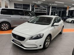 Käytetty 2016 Volvo V40 Business Edition Viistoperä | 13 490 € (Perustarjous)