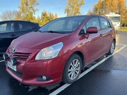 Punainen Käytetty 2011 Toyota Verso Edition Tila-auto | 9 490 € (Perustarjous)