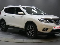 Valkoinen Käytetty 2015 Nissan X-Trail Tekna Katumaasturi | 17 490 € (Hieman kallis)