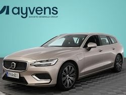 Ruskea Käytetty 2022 Volvo V60 Performance Farmari | 38 900 € (Perustarjous)