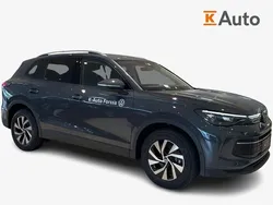 Oranssi Uusi 2025 VW Tiguan Comfortline Katumaasturi | 44 800 € (Perustarjous)