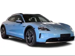 Sininen Uusi 2024 Porsche Taycan Cross Turismo Sedan | 130 422 € (Hyvä tarjous)