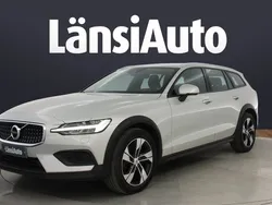 Harmaa Käytetty 2019 Volvo V60 CC Farmari | 27 670 € (Perustarjous)