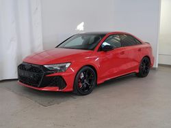 Punainen Uusi 2025 Audi RS3 Design Sedan | 102 378 €
