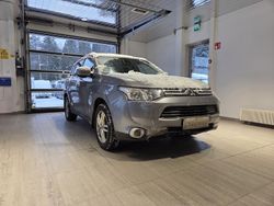 Harmaa Käytetty 2013 Mitsubishi Outlander Intense Katumaasturi | 10 900 € (Hieman kallis)