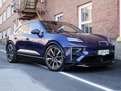 Sininen Käytetty 2024 Porsche Macan Turbo Sport Katumaasturi | 107 330 €